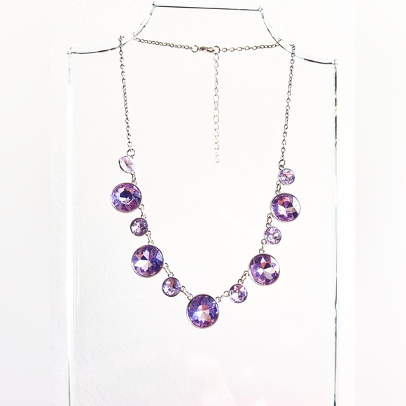 Purple rheistones silver tone Necklace earrings set by Paparazzi 18"+3" - Picture 9 of 9